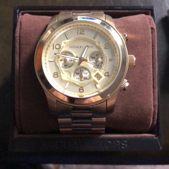 Michael Kors Other - Unisex Michael Kors gold watch